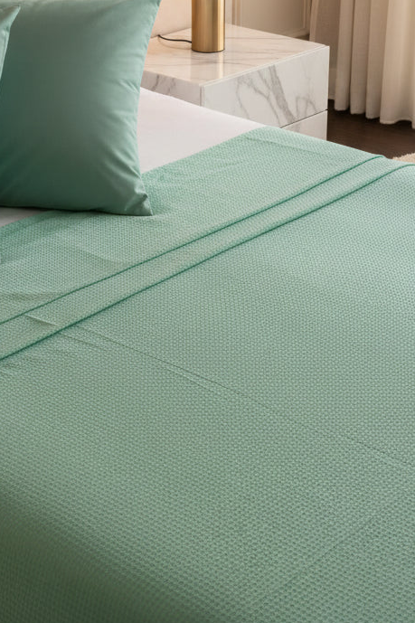 Verona Piqué Coverlet